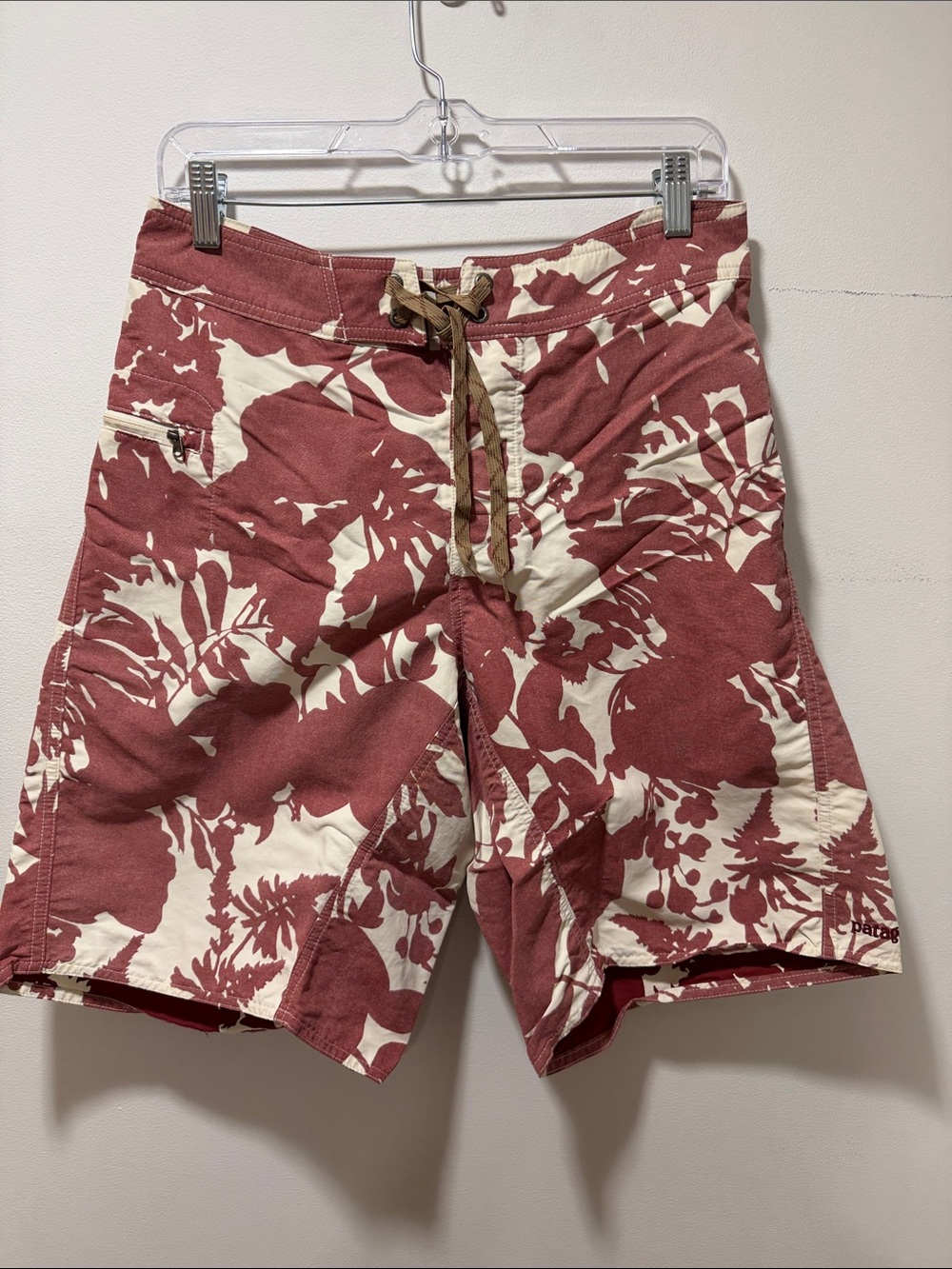 Patagonia Men's‎ Red Floral Swim Trunks Casual Beach Boardshorts Sz 30 vacation